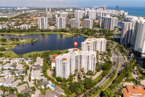 Condominio en alquiler en Aventura, Florida, 2 dormitorios, 116.78 m2 № 1968317 - foto 24