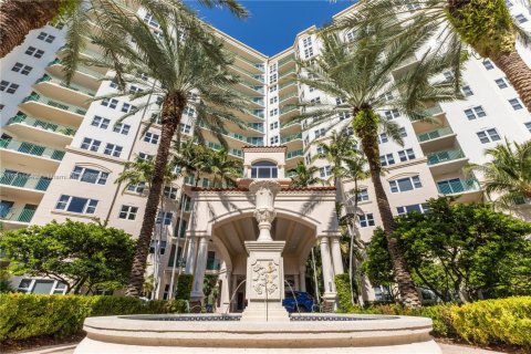 Condominio en alquiler en Aventura, Florida, 2 dormitorios, 116.78 m2 № 1968317 - foto 2