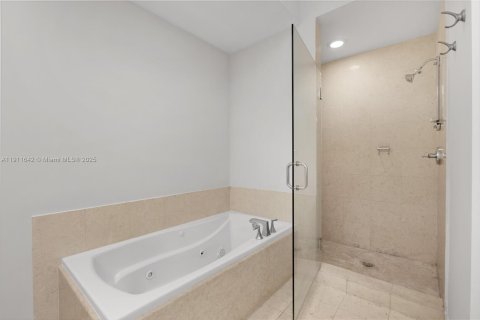 Condominio en alquiler en Aventura, Florida, 2 dormitorios, 116.78 m2 № 1968317 - foto 18