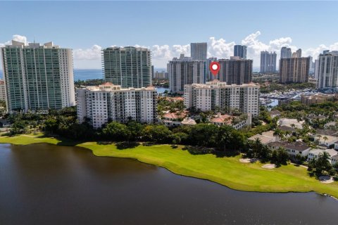 Condominio en alquiler en Aventura, Florida, 2 dormitorios, 116.78 m2 № 1968317 - foto 28