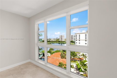 Condominio en alquiler en Aventura, Florida, 2 dormitorios, 116.78 m2 № 1968317 - foto 9