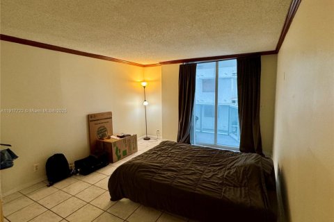 Condominio en alquiler en Miami Beach, Florida, 1 dormitorio, 104.14 m2 № 1972330 - foto 21