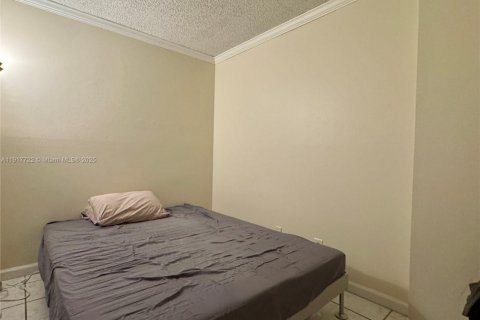 Condominio en alquiler en Miami Beach, Florida, 1 dormitorio, 104.14 m2 № 1972330 - foto 10