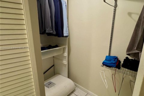 Condominio en alquiler en Miami Beach, Florida, 1 dormitorio, 104.14 m2 № 1972330 - foto 28