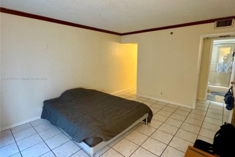 Condominio en alquiler en Miami Beach, Florida, 1 dormitorio, 104.14 m2 № 1972330 - foto 22