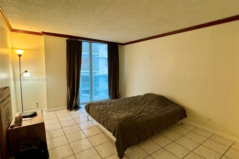 Condominio en alquiler en Miami Beach, Florida, 1 dormitorio, 104.14 m2 № 1972330 - foto 20