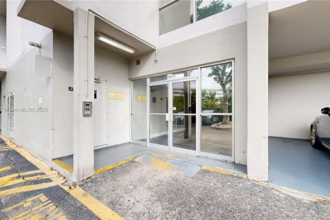 Купить кондоминиум в Авентура, Флорида 1 спальня, 93.37м2, № 1710002 - фото 24
