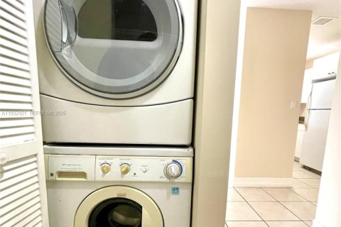 Copropriété à louer à Coral Springs, Floride: 2 chambres, 78.04 m2 № 1990705 - photo 11