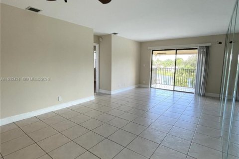 Copropriété à louer à Coral Springs, Floride: 2 chambres, 78.04 m2 № 1990705 - photo 5