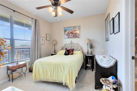 Condo in Davenport, Florida, 3 bedrooms  № 1415913 - photo 13