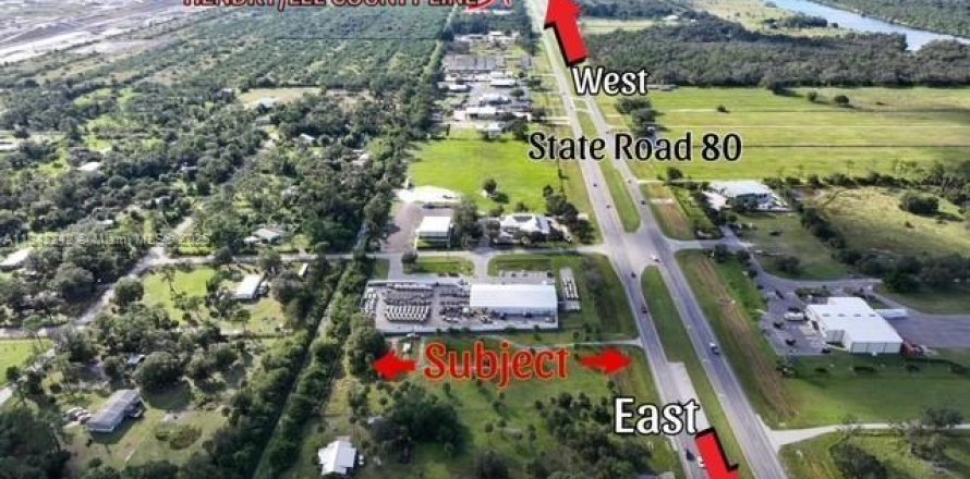 Commercial property in LaBelle, Florida № 1834107