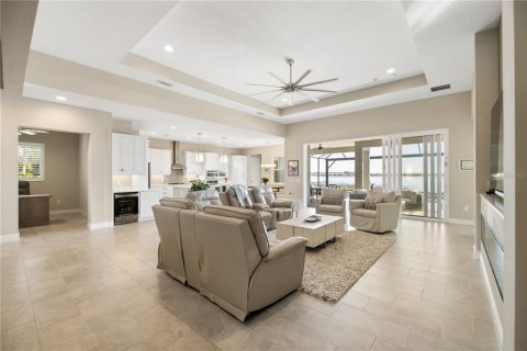House in Sarasota, Florida 4 bedrooms, 264.77 sq.m. № 2114622 - photo 6
