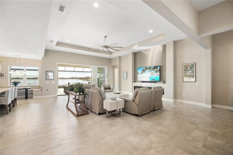 House in Sarasota, Florida 4 bedrooms, 264.77 sq.m. № 2114622 - photo 8