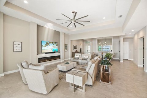 House in Sarasota, Florida 4 bedrooms, 264.77 sq.m. № 2114622 - photo 10