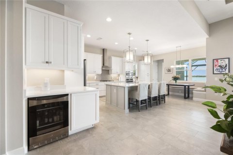 House in Sarasota, Florida 4 bedrooms, 264.77 sq.m. № 2114622 - photo 11