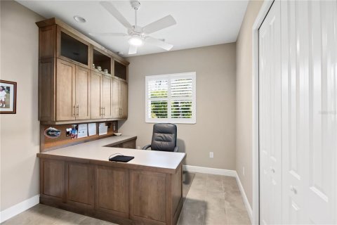 House in Sarasota, Florida 4 bedrooms, 264.77 sq.m. № 2114622 - photo 26