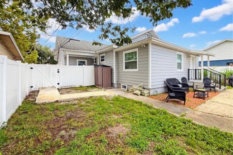 House in Orlando, Florida 3 bedrooms, 148.64 sq.m. № 2393707 - photo 24