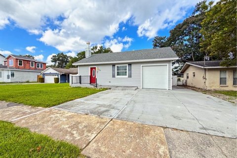 House in Orlando, Florida 3 bedrooms, 148.64 sq.m. № 2393707