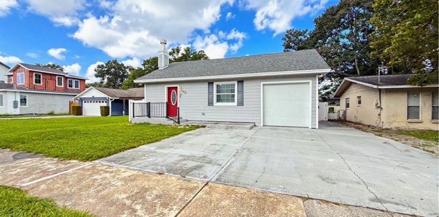 House in Orlando, Florida 3 bedrooms, 148.64 sq.m. № 2393707
