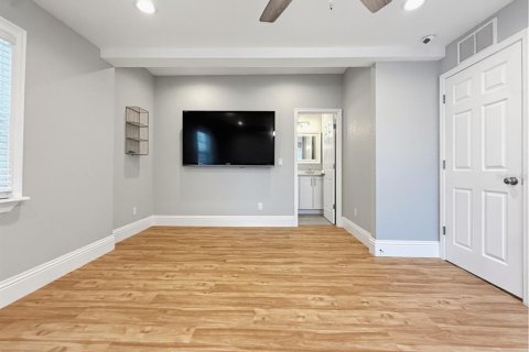 House in Orlando, Florida 3 bedrooms, 148.64 sq.m. № 2393707 - photo 12