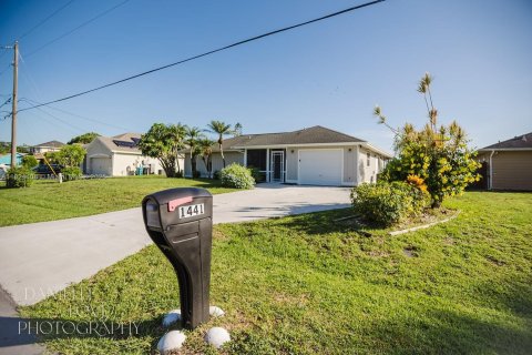 House in Port St. Lucie, Florida 3 bedrooms, 122.17 sq.m. № 1809147 - photo 3