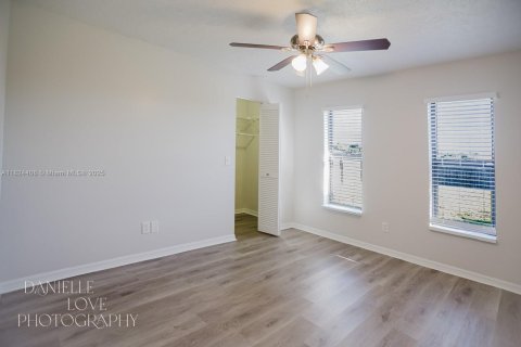 House in Port St. Lucie, Florida 3 bedrooms, 122.17 sq.m. № 1809147 - photo 30