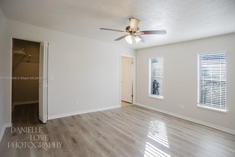 House in Port St. Lucie, Florida 3 bedrooms, 122.17 sq.m. № 1809147 - photo 15