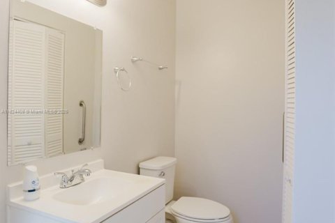 House in Port St. Lucie, Florida 3 bedrooms, 122.17 sq.m. № 1809147 - photo 19