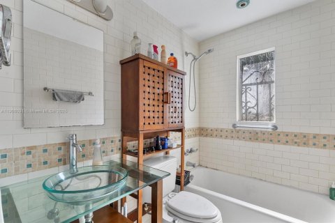 Villa ou maison à vendre à Miami, Floride: 3 chambres, 121.52 m2 № 1956662 - photo 9