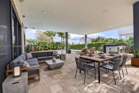 House in Weston, Florida 5 bedrooms, 498.7 sq.m. № 2065174 - photo 18