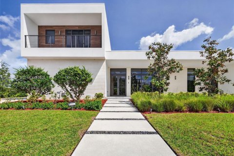 House in Weston, Florida 5 bedrooms, 498.7 sq.m. № 2065174