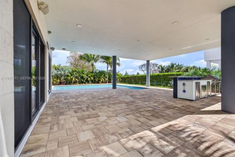 House in Weston, Florida 5 bedrooms, 498.7 sq.m. № 2065174 - photo 20