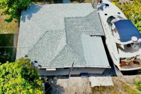 House in Dania Beach, Florida 3 bedrooms № 1479638 - photo 3