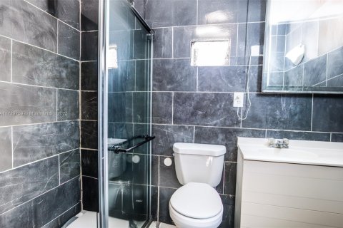 House in Dania Beach, Florida 3 bedrooms № 1479638 - photo 8