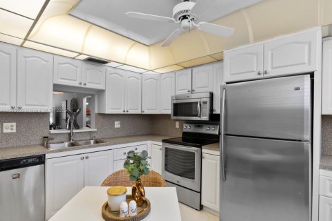 Купить кондоминиум в Коконат Крик, Флорида 2 спальни, 119.94м2, № 1956421 - фото 12