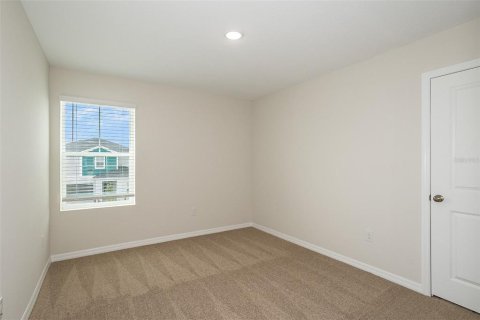 House in Dade City, Florida 4 bedrooms, 206.8 sq.m. № 2220038 - photo 13
