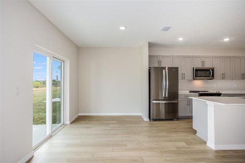 House in Dade City, Florida 4 bedrooms, 206.8 sq.m. № 2220038 - photo 10