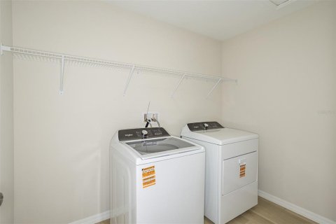 House in Dade City, Florida 4 bedrooms, 206.8 sq.m. № 2220038 - photo 21