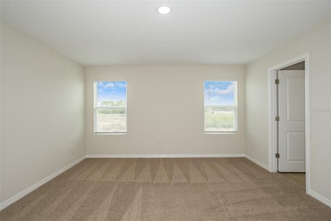 House in Dade City, Florida 4 bedrooms, 206.8 sq.m. № 2220038 - photo 4