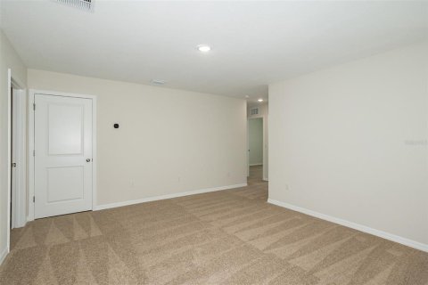 House in Dade City, Florida 4 bedrooms, 206.8 sq.m. № 2220038 - photo 19