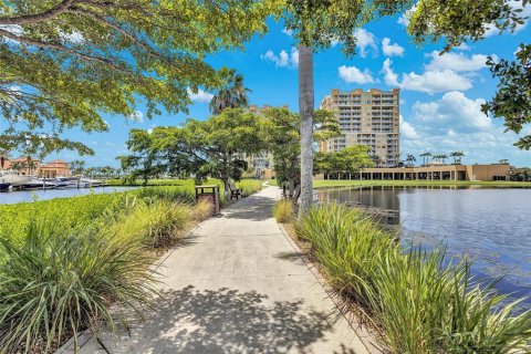 Copropriété à vendre à Palmetto, Floride: 2 chambres, 171.59 m2 № 2324264 - photo 25