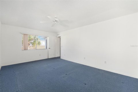 House in Ocala, Florida 2 bedrooms, 128.95 sq.m. № 2224565 - photo 23
