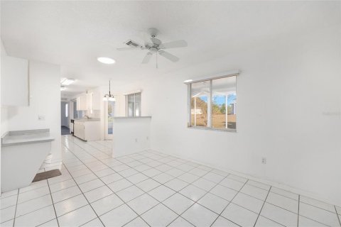 House in Ocala, Florida 2 bedrooms, 128.95 sq.m. № 2224565 - photo 19