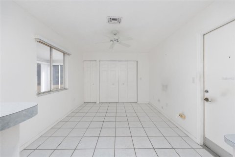 House in Ocala, Florida 2 bedrooms, 128.95 sq.m. № 2224565 - photo 17