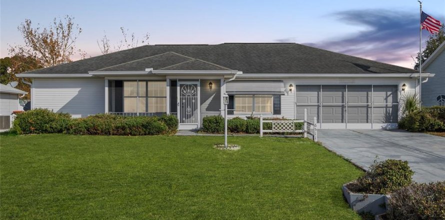 House in Ocala, Florida 2 bedrooms, 128.95 sq.m. № 2224565