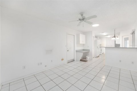 House in Ocala, Florida 2 bedrooms, 128.95 sq.m. № 2224565 - photo 18