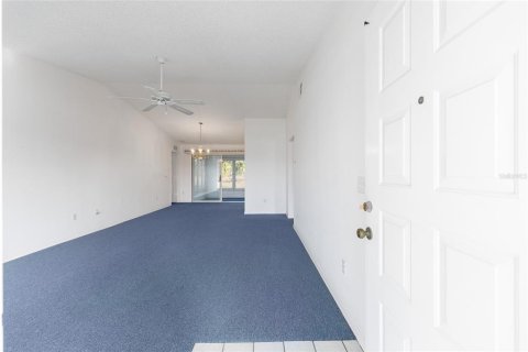 House in Ocala, Florida 2 bedrooms, 128.95 sq.m. № 2224565 - photo 4