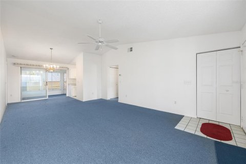 House in Ocala, Florida 2 bedrooms, 128.95 sq.m. № 2224565 - photo 8