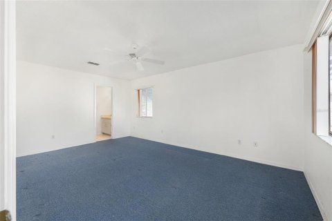 House in Ocala, Florida 2 bedrooms, 128.95 sq.m. № 2224565 - photo 21