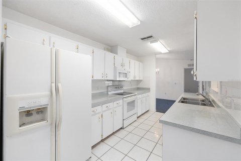 House in Ocala, Florida 2 bedrooms, 128.95 sq.m. № 2224565 - photo 14